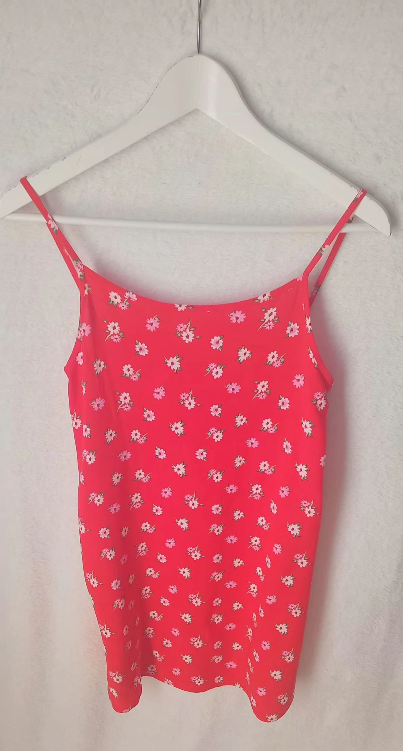 Robe rouge fleurie été 11/12 ans- état impeccable